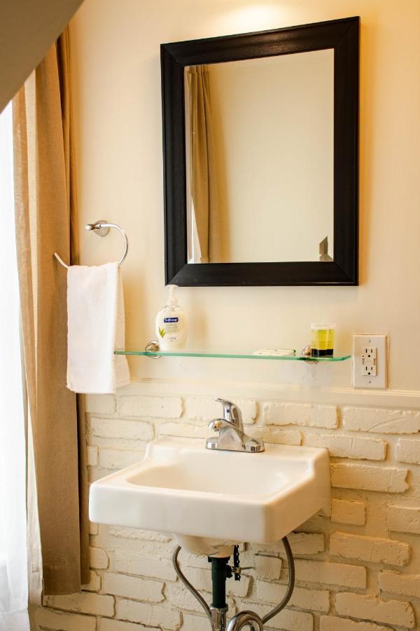 The Whitetail Inn And Suites- Lincoln Bagian luar foto