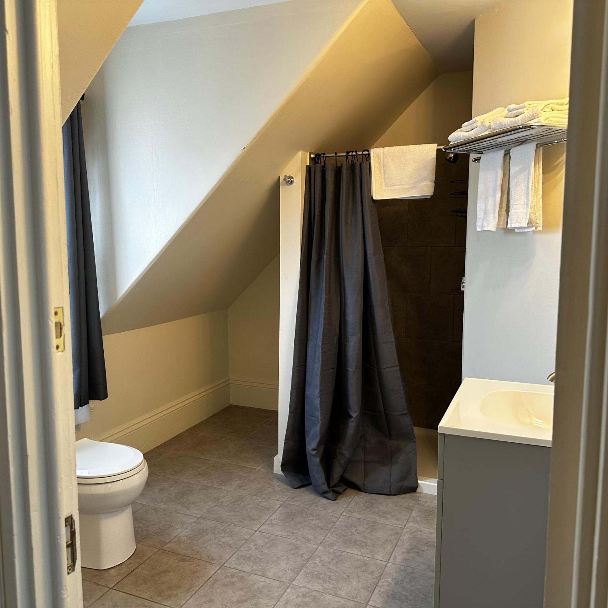The Whitetail Inn And Suites- Lincoln Bagian luar foto