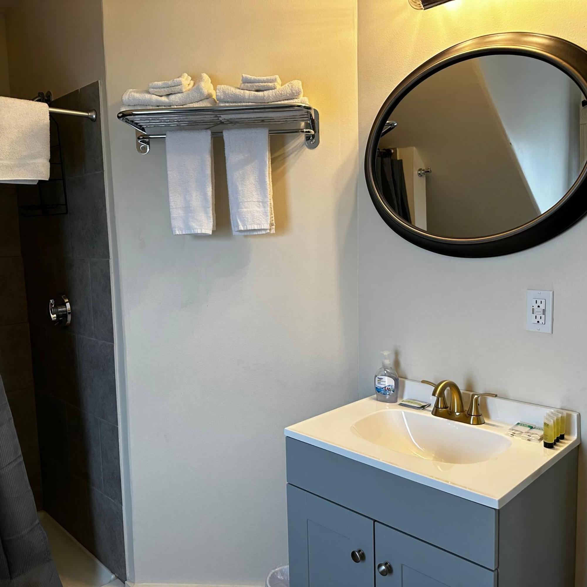 The Whitetail Inn And Suites- Lincoln Bagian luar foto