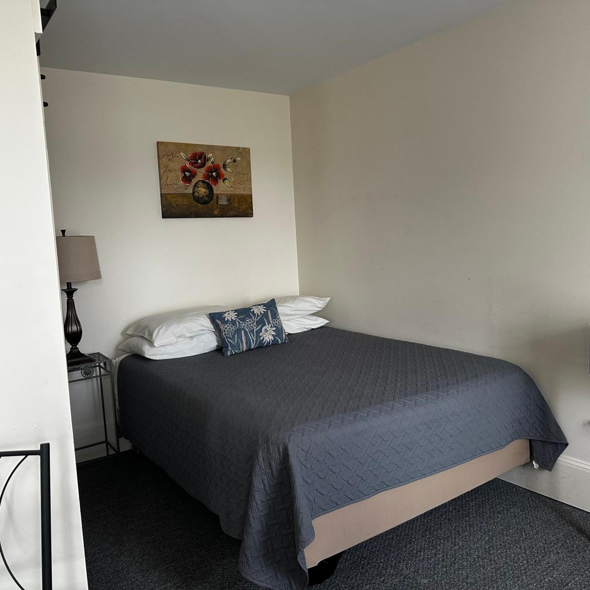 The Whitetail Inn And Suites- Lincoln Bagian luar foto