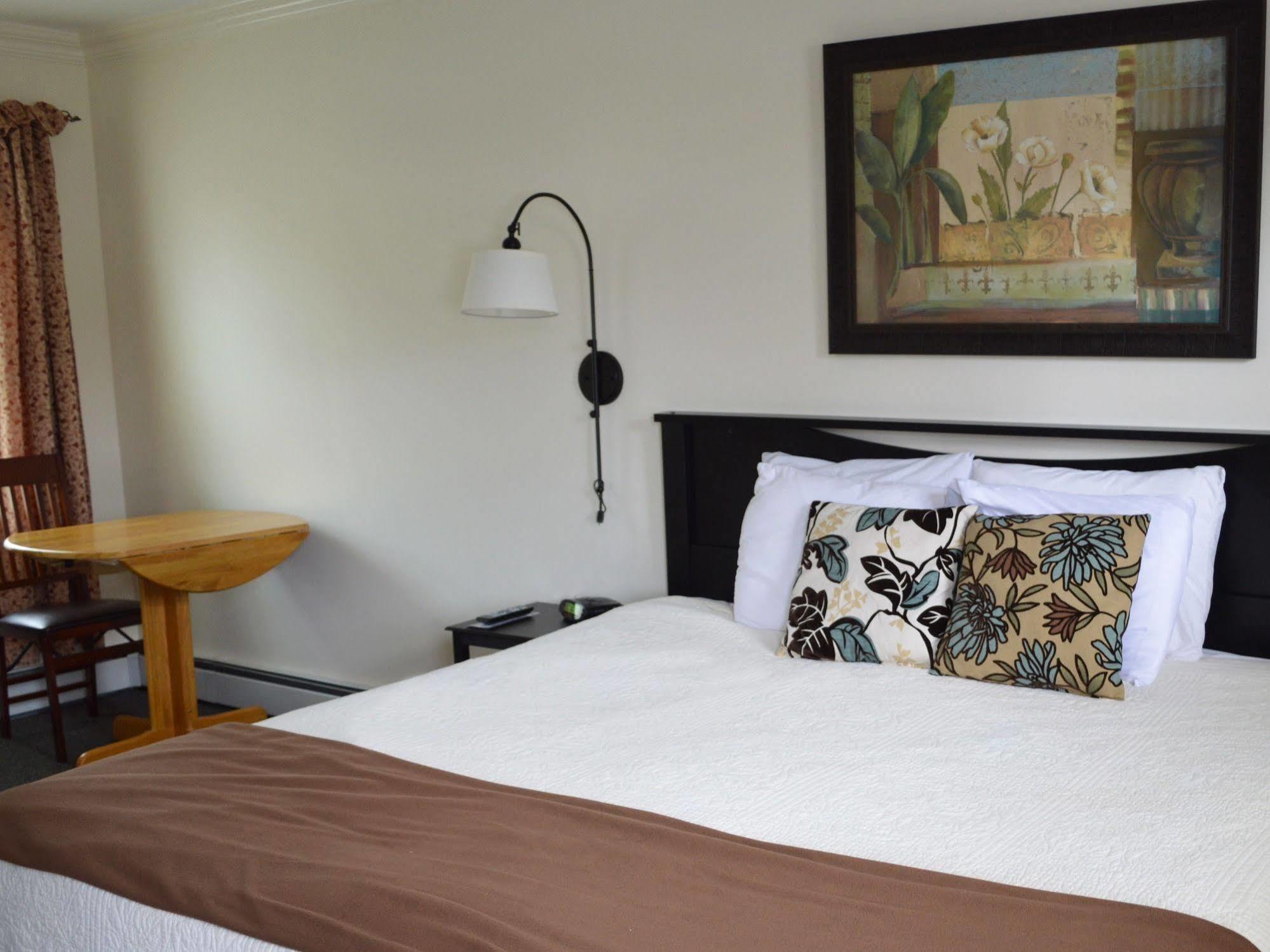 The Whitetail Inn And Suites- Lincoln Bagian luar foto