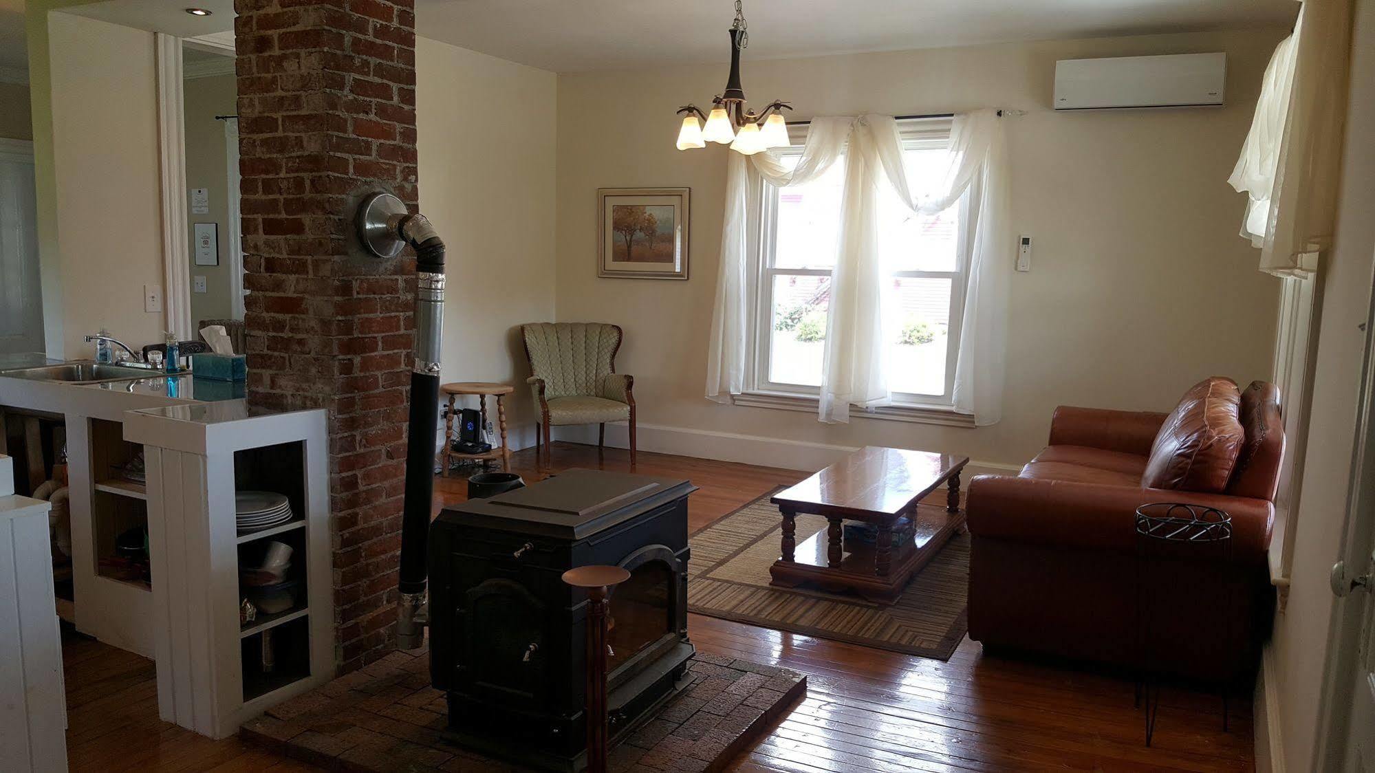 The Whitetail Inn And Suites- Lincoln Bagian luar foto