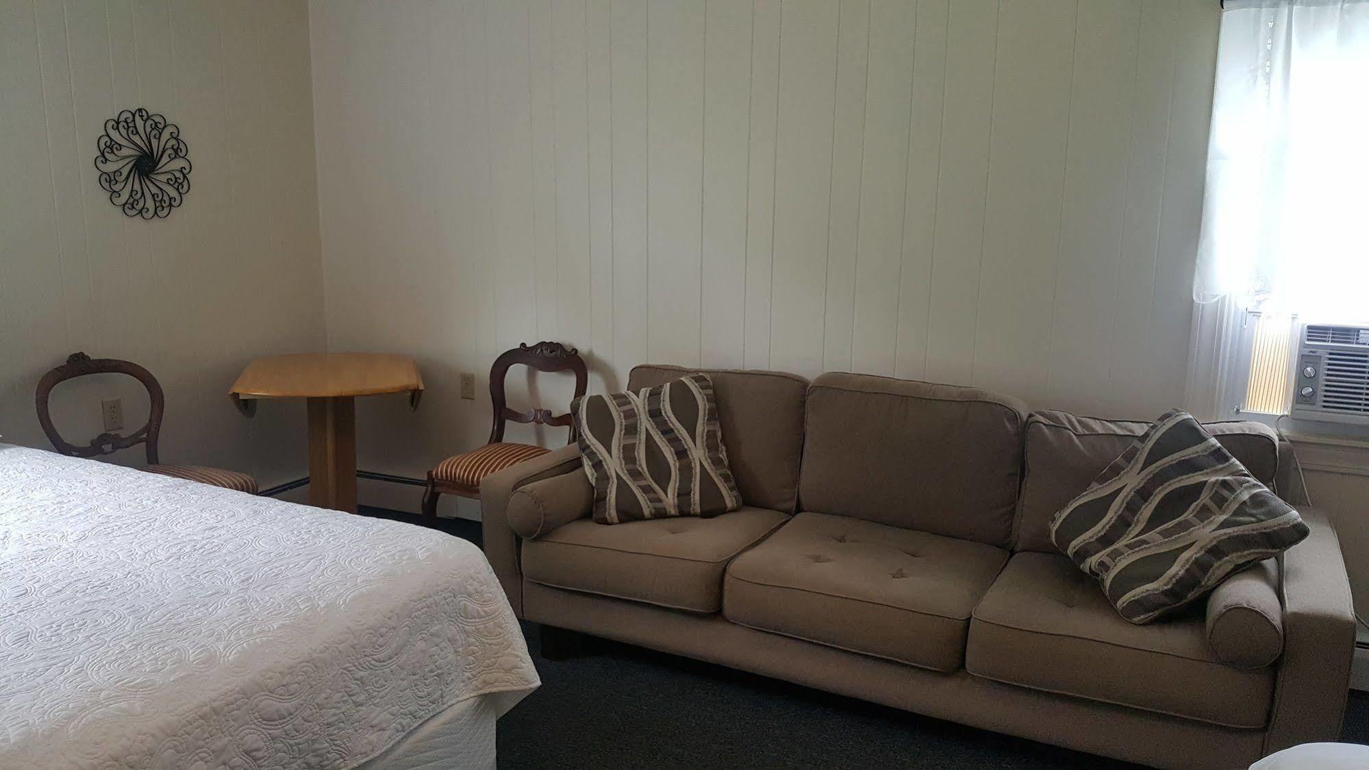 The Whitetail Inn And Suites- Lincoln Bagian luar foto